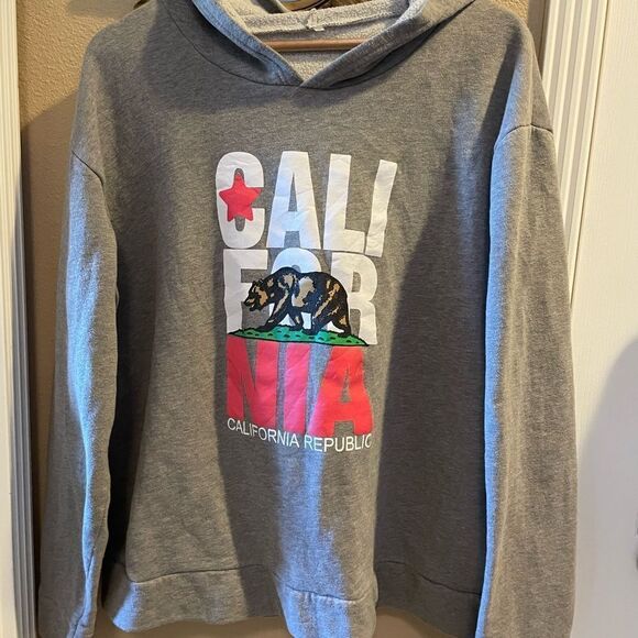 Tops - Women’s California Republic Vintage Side Gray Pullover Hoodie XL